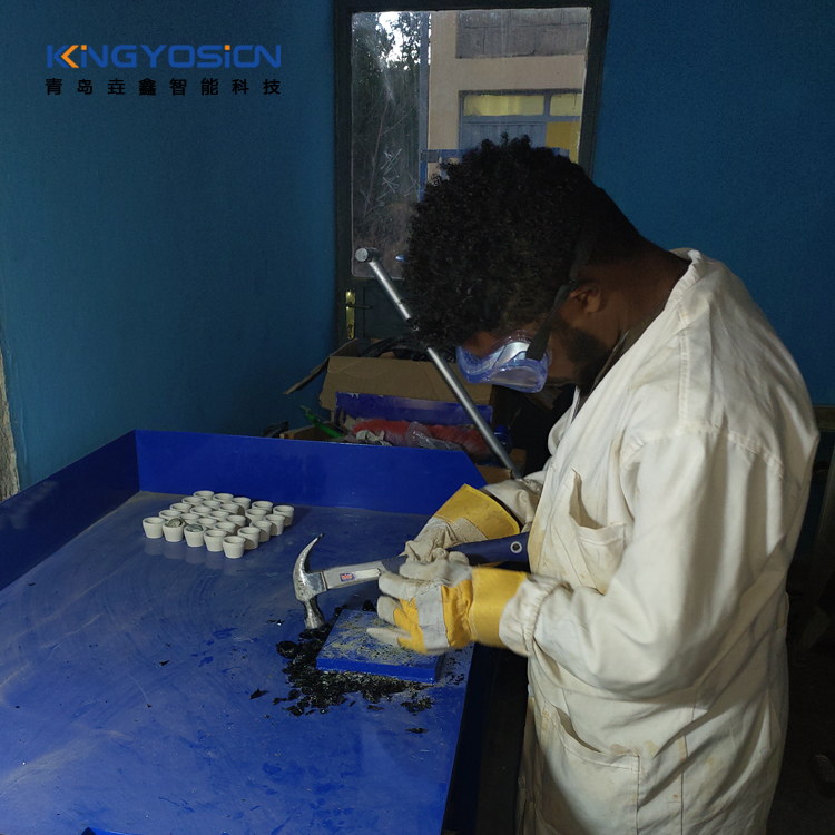 埃塞爾比亞火試金實(shí)驗(yàn)室 (10).jpg